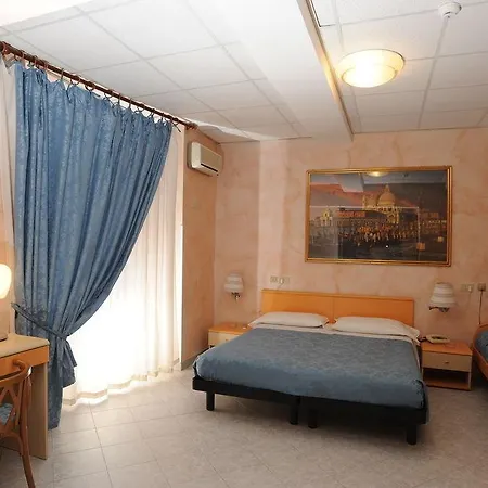 Veronese Hotel 3*